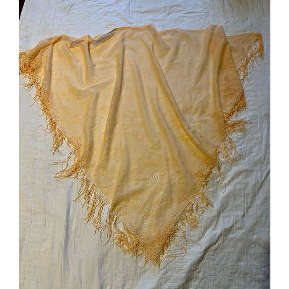 Vintage peachy/yellow crocheted scarf with fringe triangle - Picture 1 of 6